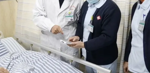 貴港市人民醫院在移動護理環節使用東集小碼哥CRUISE2 5G-HC.png 貴港市人民醫院在移動護理環節使用東集小碼哥CRUISE2 5G-HC.png